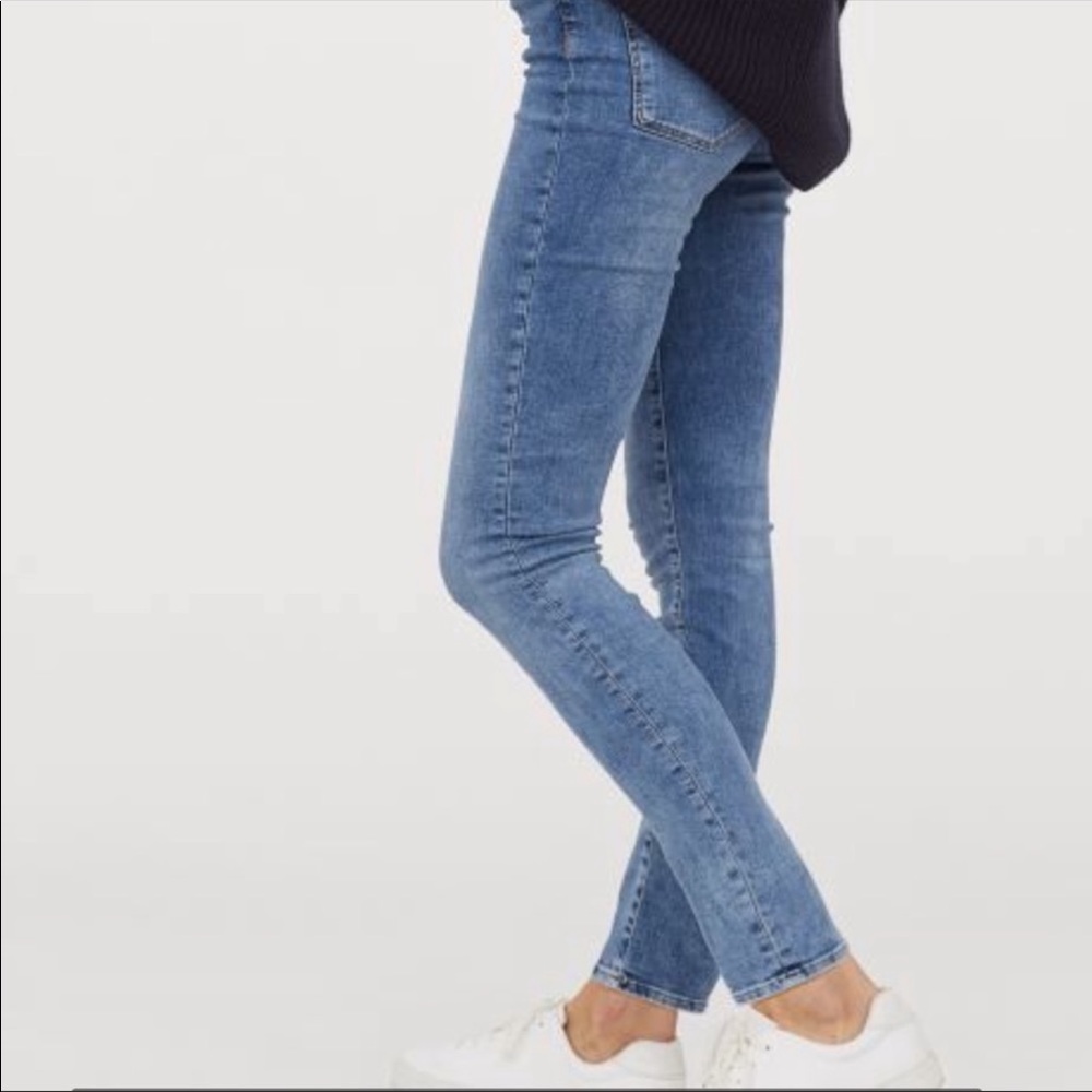 H&M Embrace High Ankle Jeans